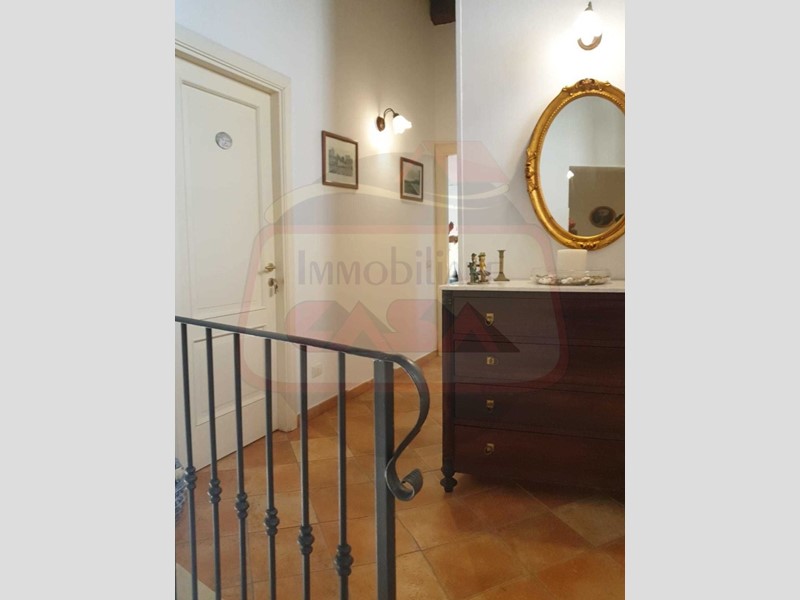 Casa Indipendente in Vendita a Siracusa, zona Ortigia-Umberto, 700'000&euro;, 250 m²