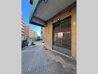 Immobile commerciale in Vendita a Siracusa, zona Teocrito-Sangiovanni, 42'000&euro;, 28 m²