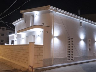 Villa in Vendita a Siracusa, zona Pachino-Marzamemi-Portopalo, 550'000&euro;, 120 m², arredato