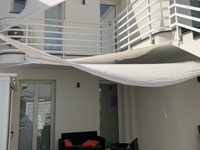 Attività commerciale in Vendita a Siracusa, zona Pachino-Marzamemi-Portopalo, 550'000&euro;, 120 m², arredato