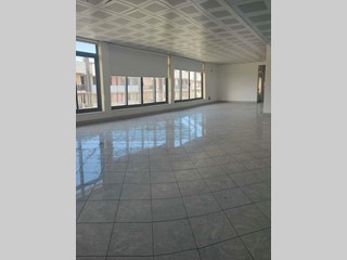 Ufficio in Affitto a Siracusa, zona Panagia-Piazza delle Province, 5'500€, 638 m²