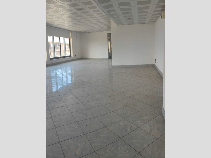 Ufficio in Affitto a Siracusa, zona Panagia-Piazza delle Province, 5'500€, 638 m²