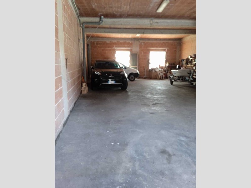 Casa Indipendente in Vendita a Canicattini Bagni, 135'000€, 450 m²