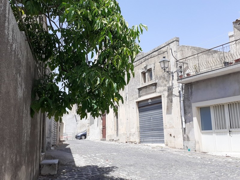 Casa Indipendente in Vendita a Palazzolo Acreide, 65'000€, 197 m², con Box