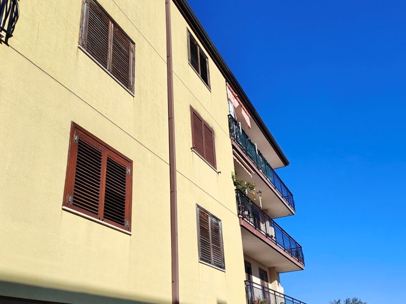 Trilocale in Vendita a Canicattini Bagni, 98'000€, 120 m², arredato, con Box