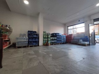 Immobile commerciale in Vendita a Siracusa, zona Tica-Tisia, 155'000&euro;, 85 m²