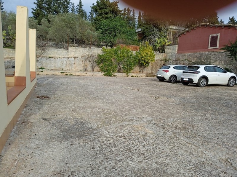 Villa in Vendita a Canicattini Bagni, 150'000€, 85 m²