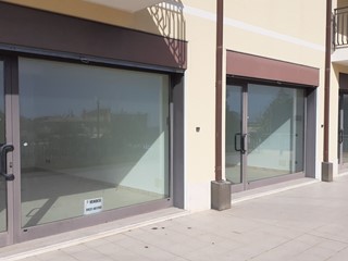 Immobile commerciale in Vendita a Canicattini Bagni, 45'000€, 51 m²