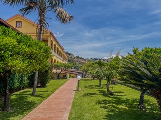Villa in Vendita a Taormina, 2'900'000€, 2000 m², arredato