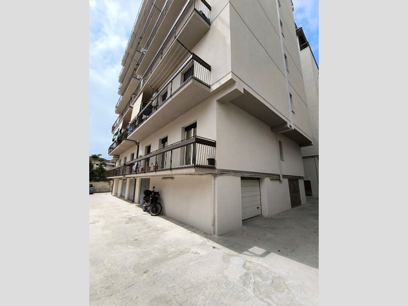 Quadrilocale in Vendita a Siracusa, zona Tica-Tisia, 99'000&euro;, 105 m²