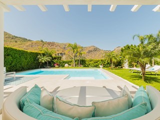 Villa in Vendita a Taormina, 1'100'000€, 250 m², arredato