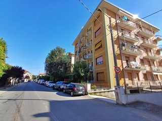 Appartamento in Vendita a Sestri Levante, 305'000€, 84 m²