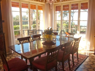 Casa Indipendente in Vendita a Livorno, 250 m², con Box