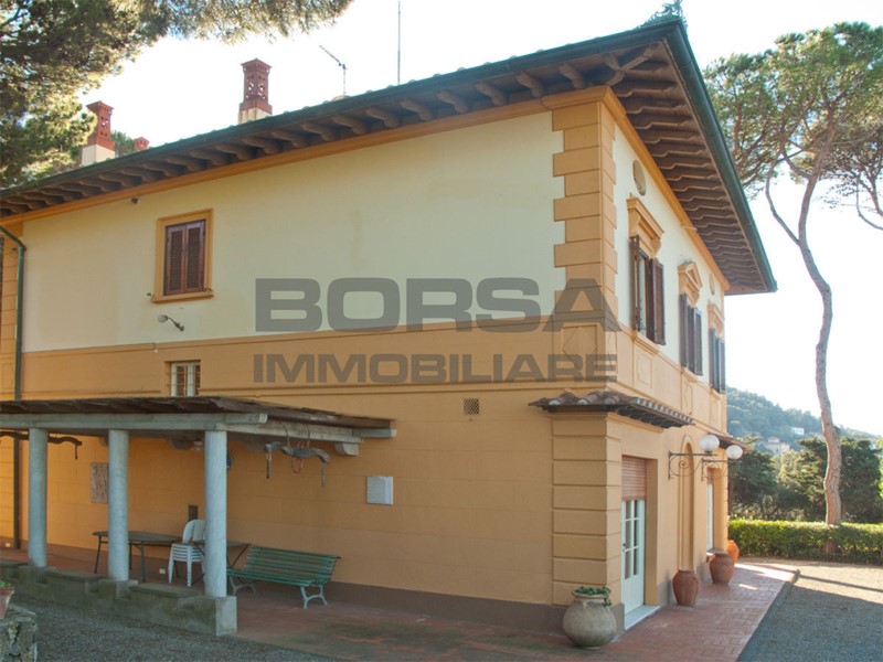Casa Indipendente in Vendita a Livorno, 250 m², con Box