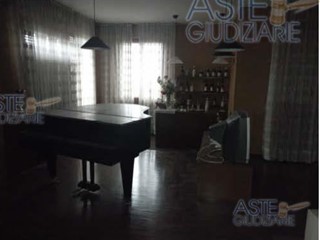 Casa Indipendente in Vendita a Montegridolfo, 303'750€, 1781 m²