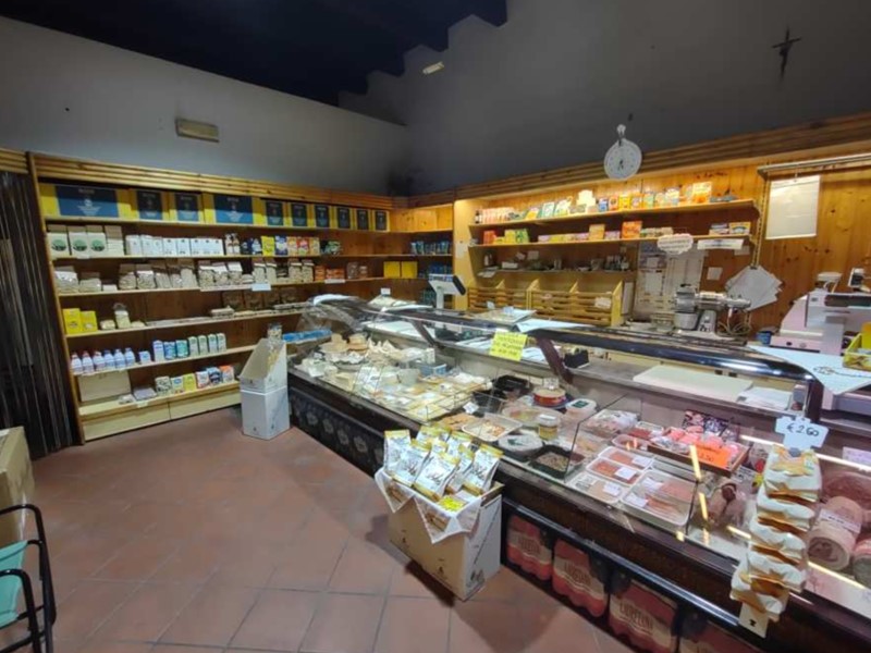 Immobile commerciale in Vendita a Cesena, zona Centro cittÃ, 94'500€, 113 m²