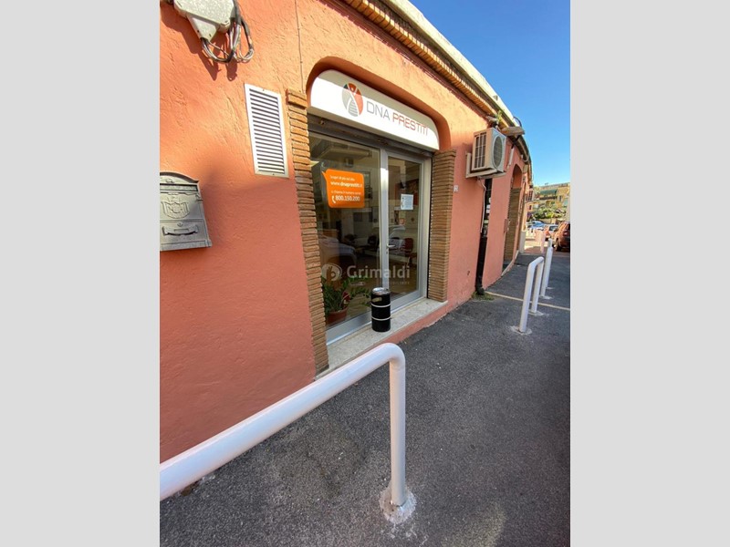 Immobile commerciale in Affitto a Anzio, zona Centro, 700€, 55 m²