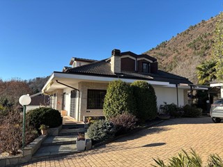 Casa Indipendente in Vendita a Piossasco, 590'000€, 