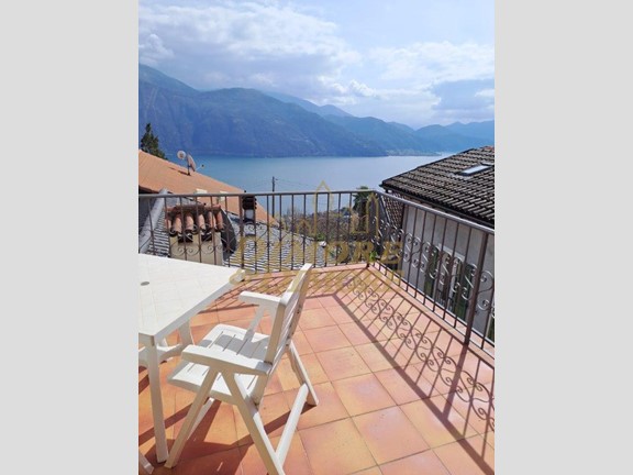 Casa Semi Indipendente in Vendita a Cannobio, 296'000€, 180 m²