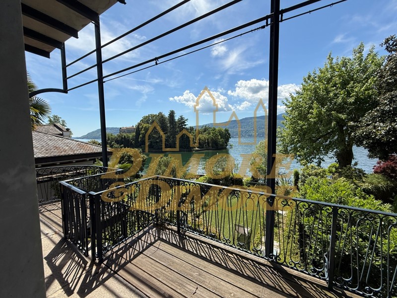 Quadrilocale in Affitto a Verbania, 2'500€, 175 m²