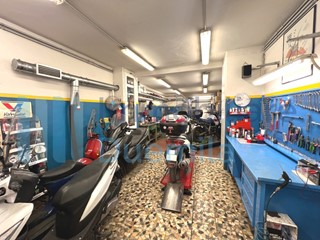 Attività commerciale in Vendita a Bologna, zona Centro Storico, 44'000€, 60 m², arredato