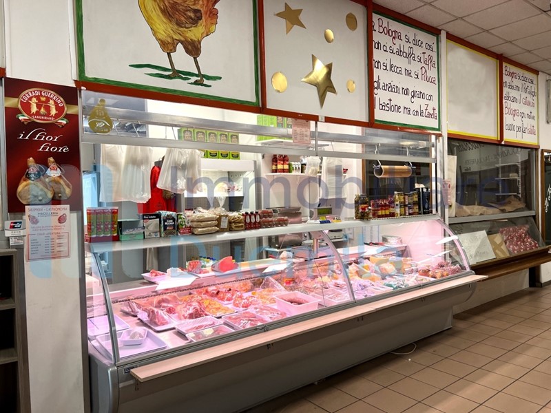 Attività commerciale in Vendita a Bologna, zona Mazzini, 35'000€, 22 m²