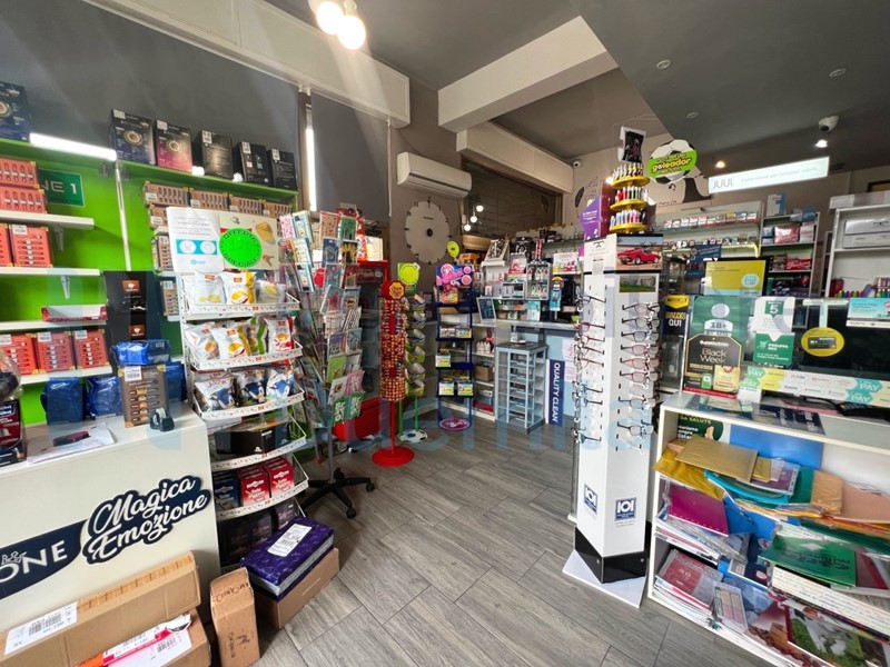 Attività commerciale in Vendita a Budrio, 70'000€, 30 m²