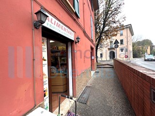 Immobile commerciale in Vendita a Zola Predosa, 140'000€, 101 m²