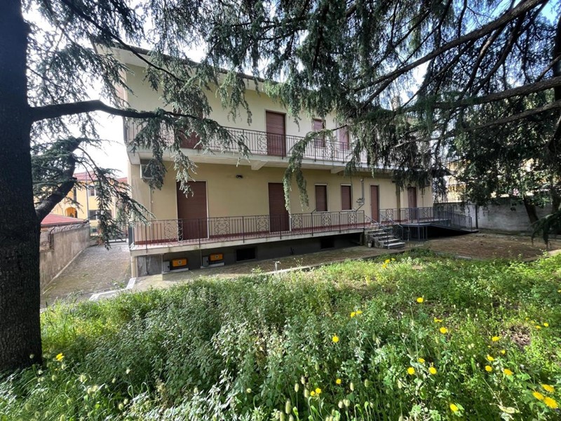 Villa in Vendita a Pedara, 590'000€, 300 m², con Box