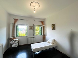 Appartamento in Vendita a Genova, zona Coronata, 115'000€, 83 m²