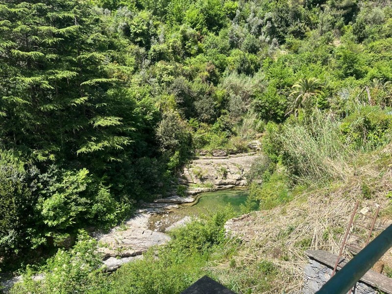 Casa Indipendente in Vendita a Genova, zona Nervi, 165'000€, 200 m²