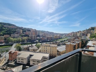 Appartamento in Vendita a Genova, zona Marassi, 88'000€, 66 m²