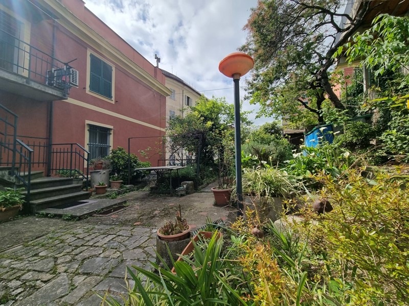 Appartamento in Vendita a Genova, zona Marassi, 156'000€, 88 m²