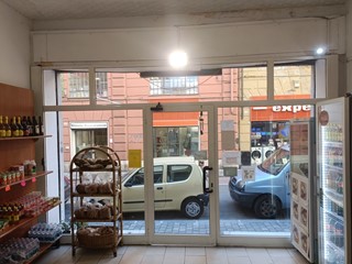 Attività commerciale in Vendita a Genova, zona Sampierdarena, 32'000€, 90 m²
