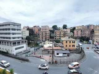 Quadrilocale in Vendita a Genova, zona Sturla, 279'000€, 146 m²
