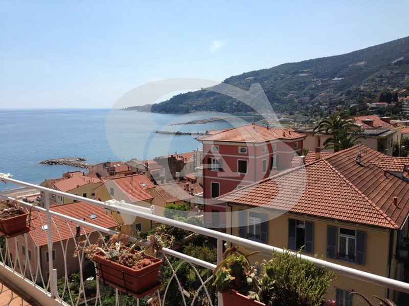 Quadrilocale in Vendita a Ospedaletti, 275'000€, 107 m²