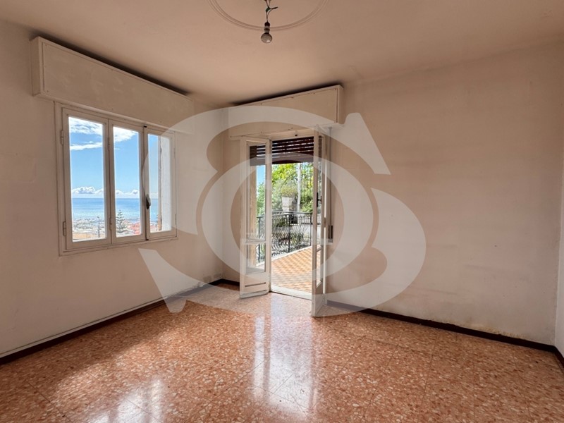Quadrilocale in Vendita a Sanremo, 140'000€, 101 m²
