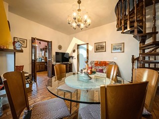 Casa Indipendente in Vendita a Jesi, zona ZONA 5B, 185'000€, 150 m²