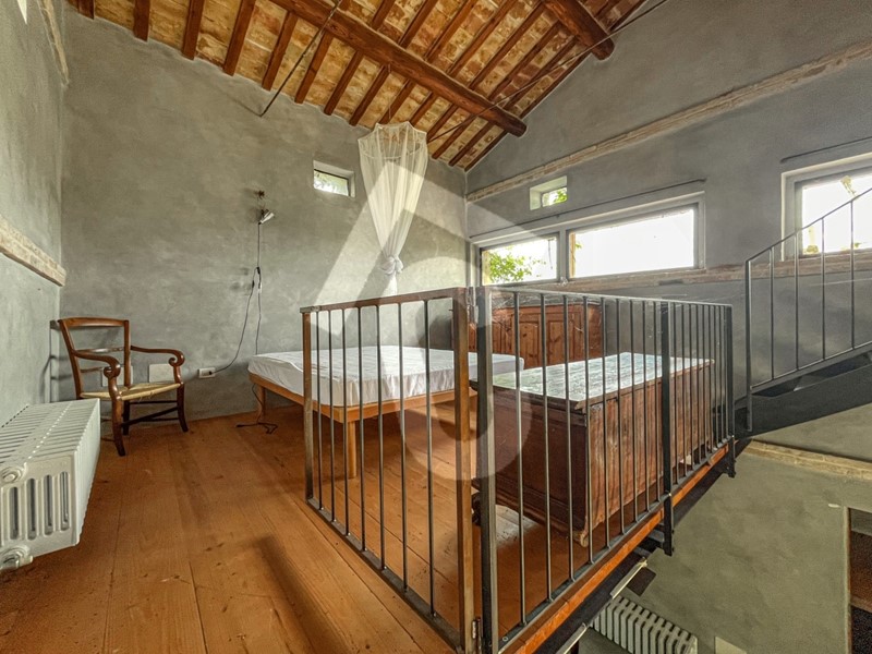 Casa Indipendente in Vendita a Jesi, zona ZONA 7, 795 m²