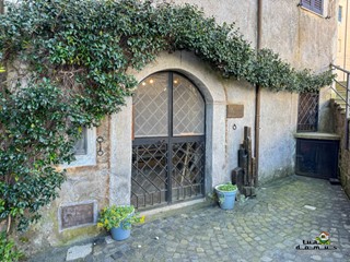 Attività commerciale in Vendita a Nepi, 45'000&euro;, 90 m²