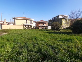 Terreno industriale in Vendita a Somma Lombardo, 165'000€, 1900 m²