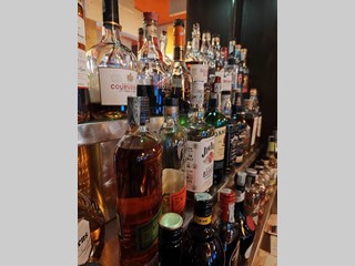 Attività commerciale in Vendita a Somma Lombardo, 300'000€, 220 m², arredato