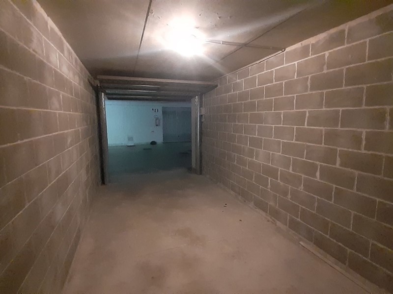 Box in Vendita a Cardano al Campo, 20 m²