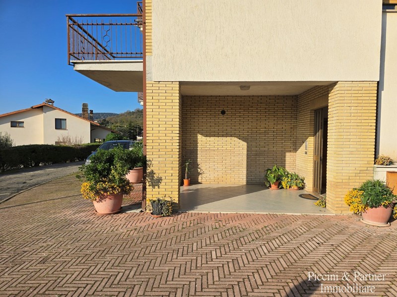 Appartamento in Vendita a Corciano, zona San Mariano, 139'000€, 130 m², con Box