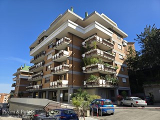 Appartamento in Vendita a Perugia, zona Monteluce, 130'000€, 121 m²