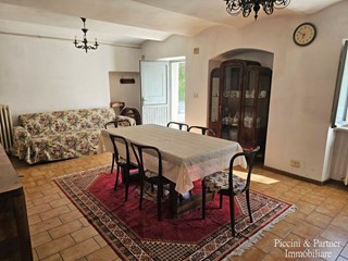 Casa Semi Indipendente in Vendita a Gubbio, zona Camporeggiano, 65'000&euro;, 102 m², con Box