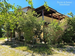 Casa Indipendente in Vendita a Marsciano, zona Castiglione Della Valle, 250'000€, 222 m²
