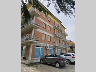 Appartamento in Vendita a Castiglione del Lago, zona Centro, 130'000€, 105 m²