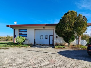 Capannone in Affitto a Orsogna, 1'000€, 300 m²