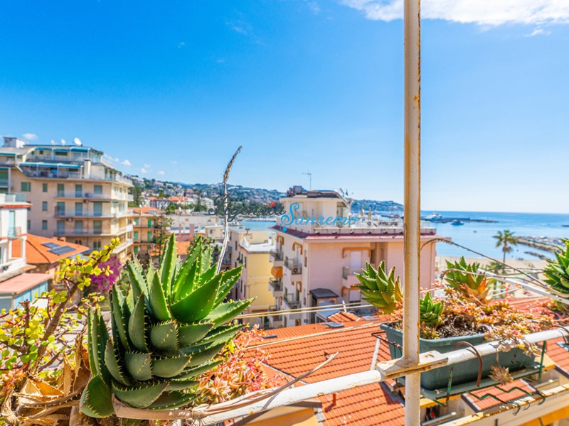 Bilocale in Vendita a Sanremo, 275'000€, 51 m², arredato